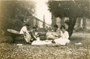 Tea in the College grounds, 1926 Taken from: University Archives, ULA/FG6/1/5