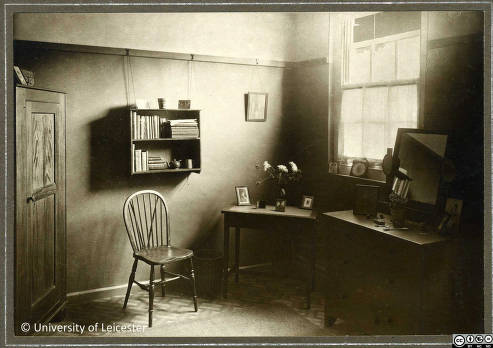 ULA/FG1/3/90: Black and white photograph of a student's room in College Hostel, for women, situated at the rear of the Fielding Johnson Building.